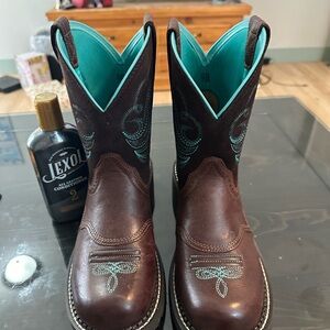 Ariat fat baby cowboy boots. New just tried on..